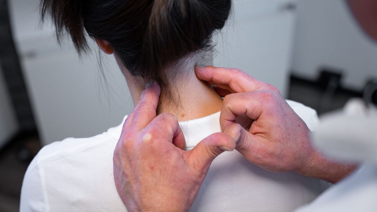 Manuelle Therapie am Nacken